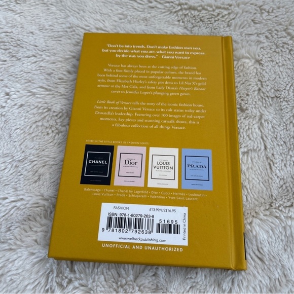 Little Book of Versace Fashion History Hardcover Designer Coffee Table Book - Picture 2 of 3